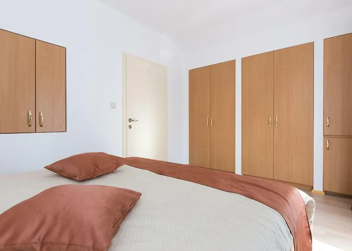 Ivona * Малинска